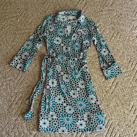 Elegant Teal and Black Floral Long Sleeve Dress - Picture 1 of 1